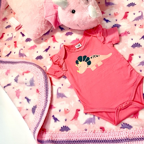 Pink Dinosaur Ceratops Crochet Baby Blanket 3 Piece Gift Set - Picture 6 of 9